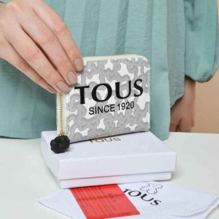 Tous